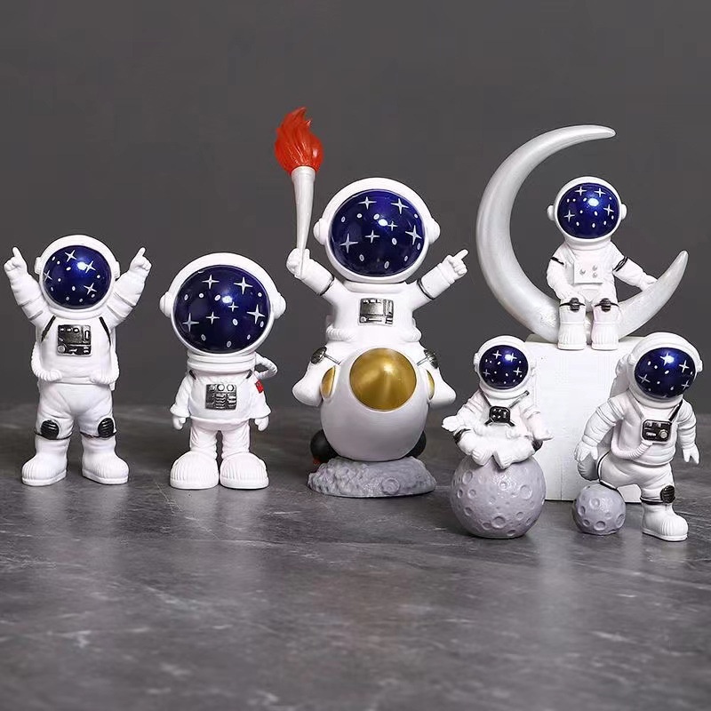 Birthday,Back to School,Graduation,Friendship Gifts,Space Astronaut Model Ornament - Birthday Gift